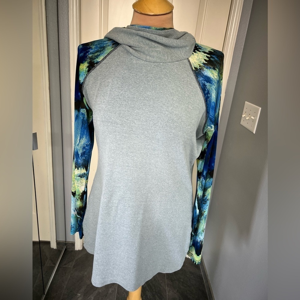 Laura‎ Hlavac Hoodie with Tie Dye Sleeves